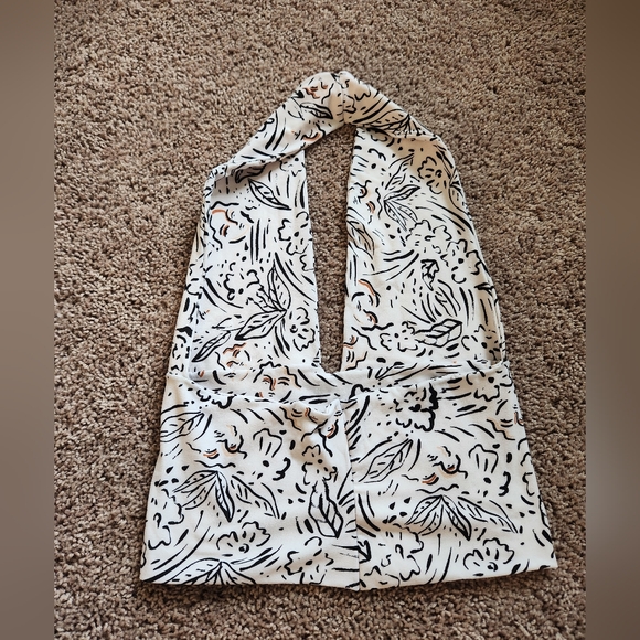 2 cute halter tops - Picture 4 of 6